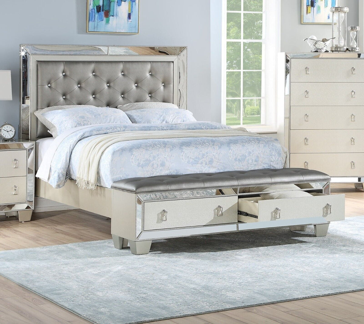 King Size 3pc Bedroom Set with Tufted Headboard and Nightstands V88968