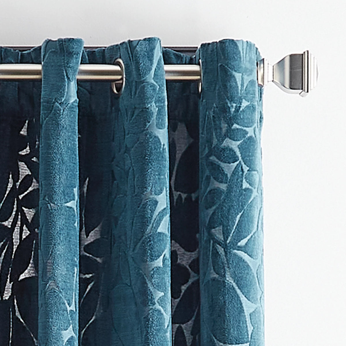 Velvet 2 Piece Light Filtering Curtain Set Z5406
