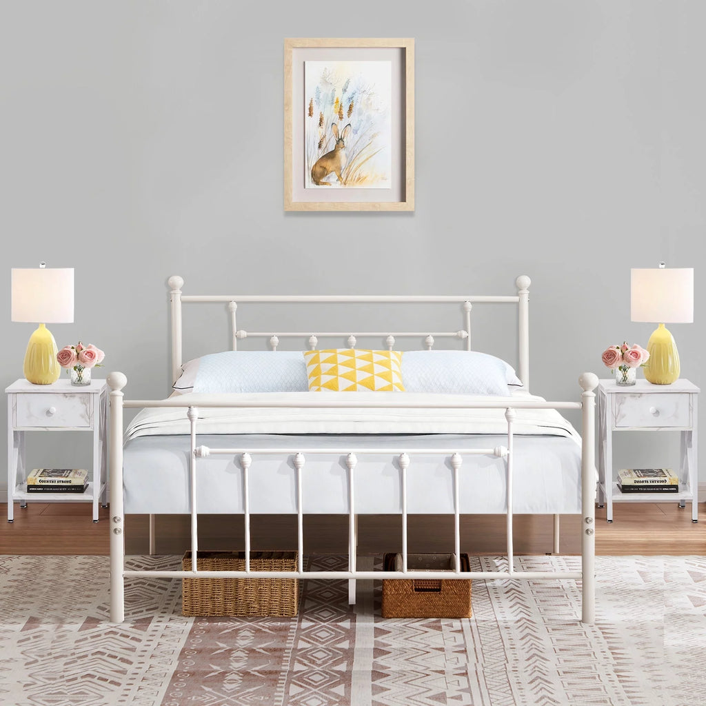 White 3-Pieces Bedroom Set with Platform Bed Frame and 2 Nightstands Full H98447