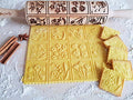 Embossing Rolling Pin with 16 Different Flowers Z975