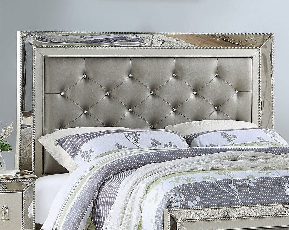 King Size 3pc Bedroom Set with Tufted Headboard and Nightstands V88968