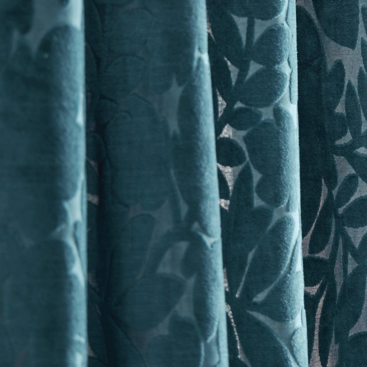 Velvet 2 Piece Light Filtering Curtain Set Z5406